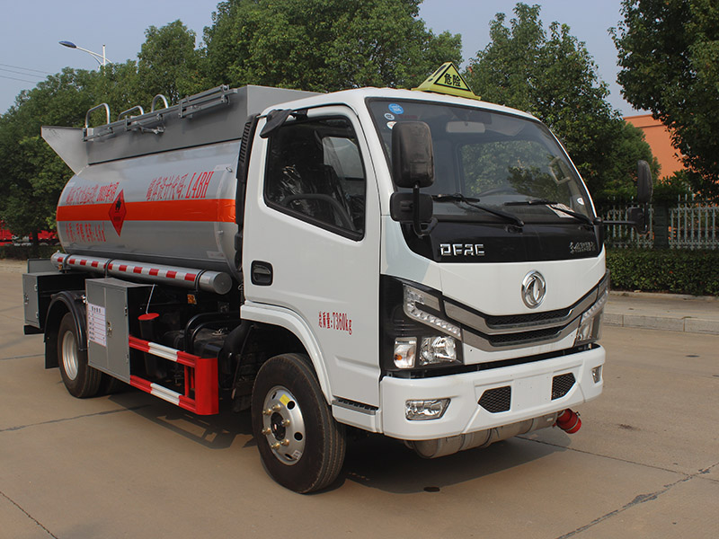 東風多利卡4.6立方SCS5070GRYEQ6易燃液體罐式運輸車
